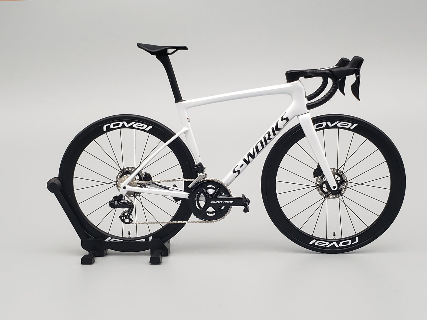 PREASSEMBLED & PAINTED - Hobbit Bike 1/12 Road Bike Model - HB01-0018A - Specialized S-WORKS SL8