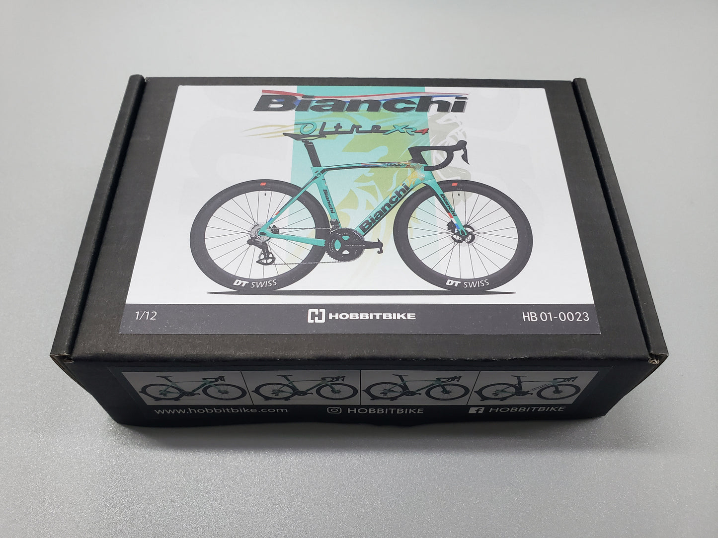 UNPAINTED/UNASSEMBLED White Mold - Hobbit Bike 1/12 Scale Plastic Road Bike Model Kit - HB01-0023 - BIANCHI XR4
