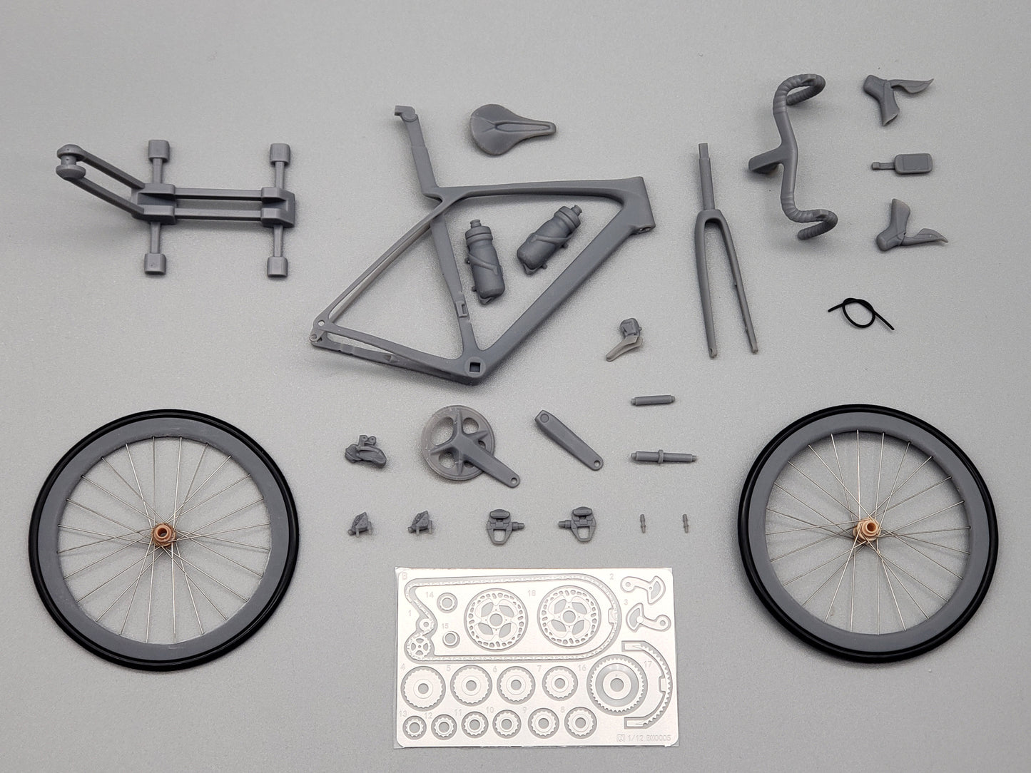 Hobbitbike 1/12 Road Bike Model Kit - HB01-0024 - TREK Madone Gen8