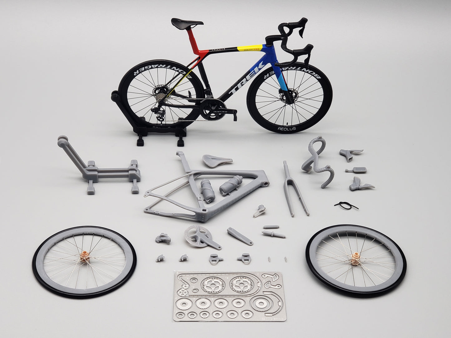 Hobbitbike 1/12 Road Bike Model Kit - HB01-0024 - TREK Madone Gen8