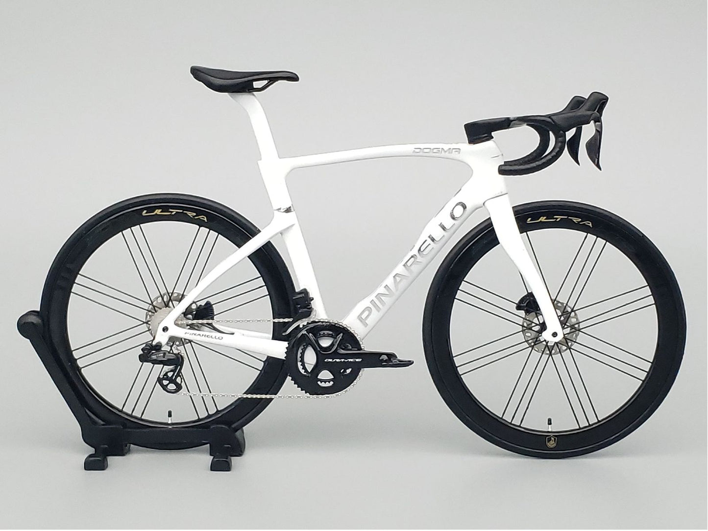 UNPAINTED/UNASSEMBLED White Mold - Hobbit Bike 1/12 Scale Plastic Road Bike Model Kit - HB01-0014 - Pinarello F