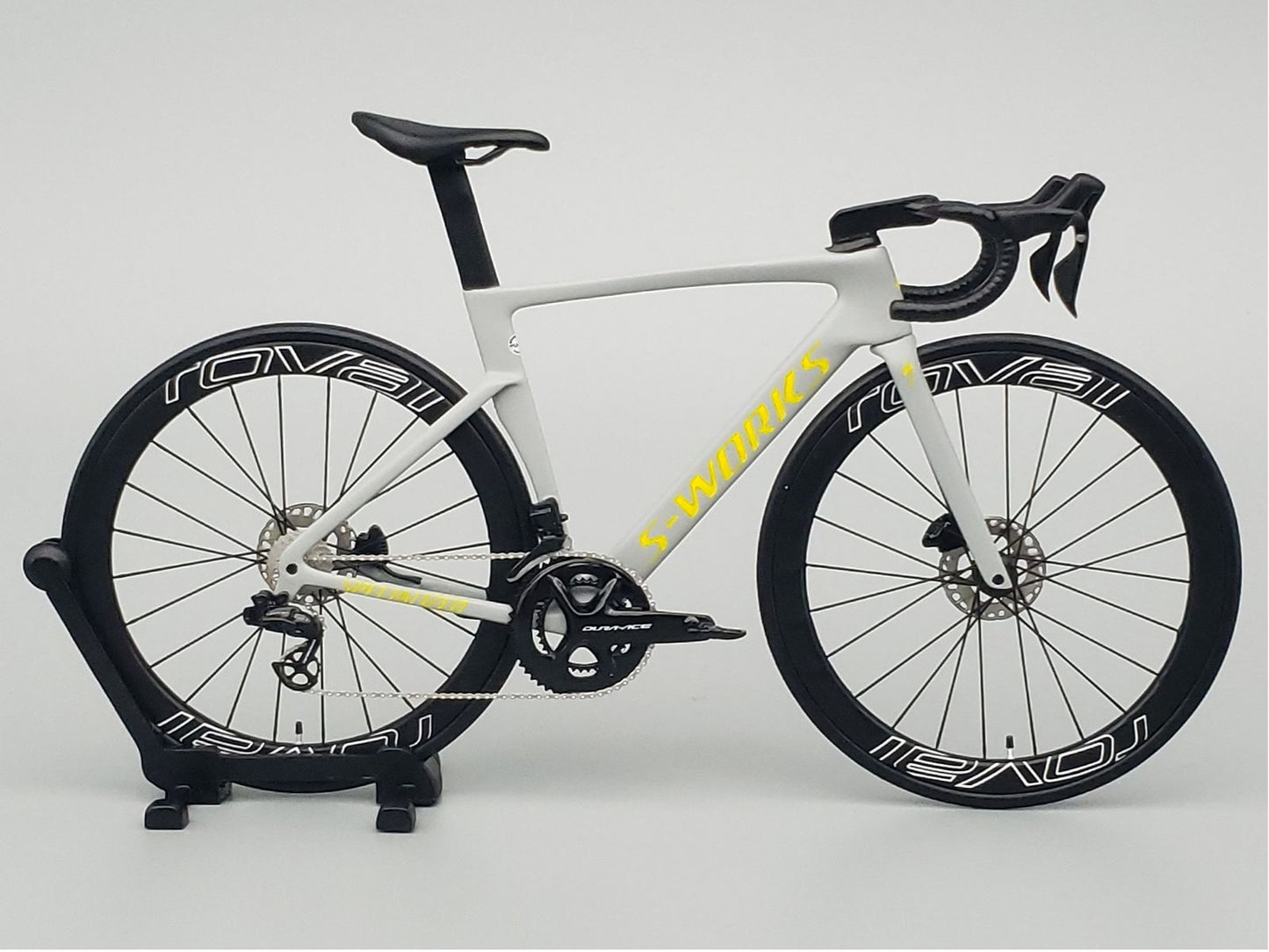 PREASSEMBLED & PAINTED - Hobbit Bike 1/12 Road Bike Model - HB01-0012A - Specialized S-Works Venge