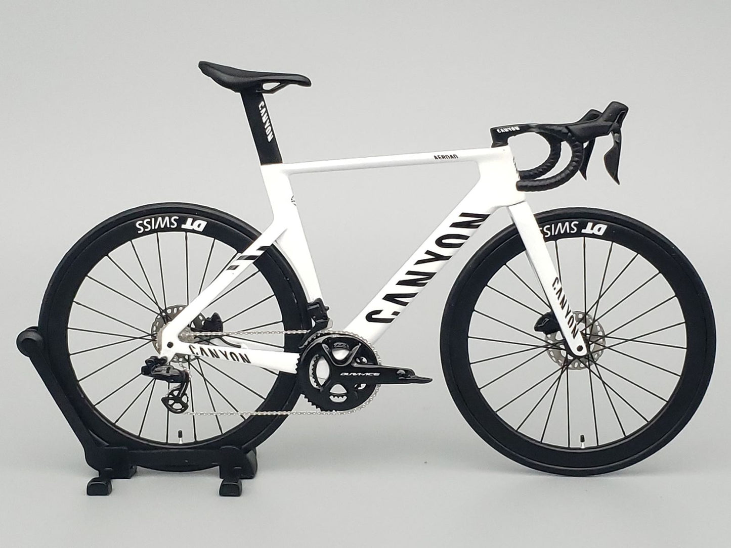UNPAINTED/UNASSEMBLED White Mold - Hobbit Bike 1/12 Scale Plastic Road Bike Model Kit - HB01-0011 - Canyon Aeroad