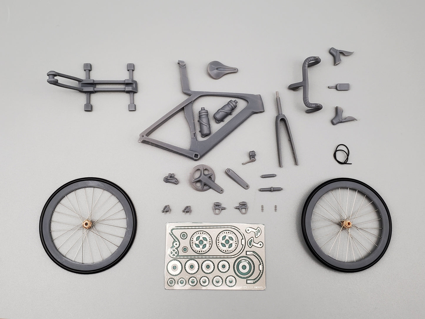 TREK Madone Gen 7 - UNPAINTED/UNASSEMBLED White Mold - Hobbit Bike 1/12 Scale Plastic Road Bicycle Model Kit -  HB01-0017