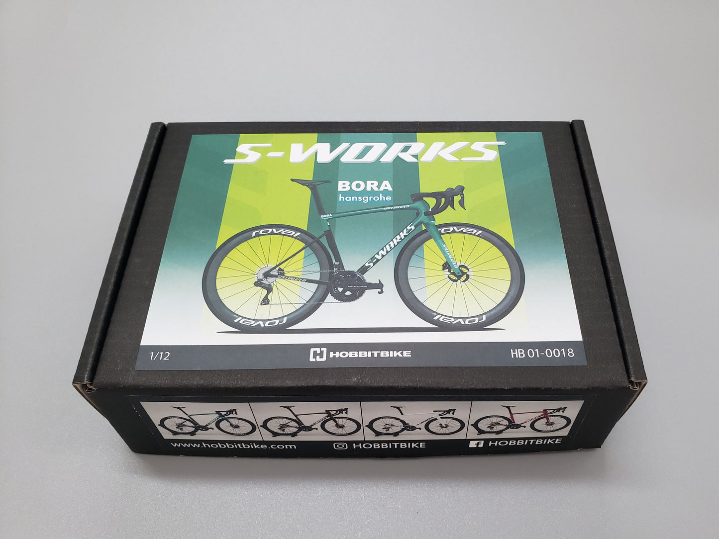 UNPAINTED/UNASSEMBLED White Mold - Hobbit Bike 1/12 Scale Plastic Road Bicycle Model Kit - HB01-0018 - Specialized S-WORKS SL8